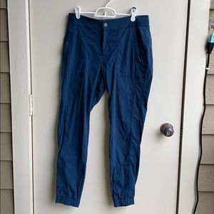 Athleta Trekkie jogger blue size 6